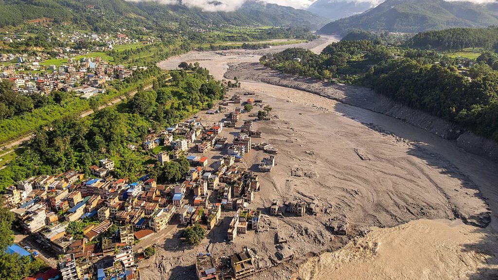 Nepal flood death toll surpasses 600, with more than 3,000 missing, as poor weather hampers rescues