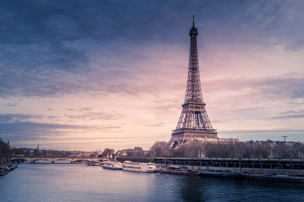 France Cuts 2026 Growth Forecast and Signals Deficit Target Will Be Missed